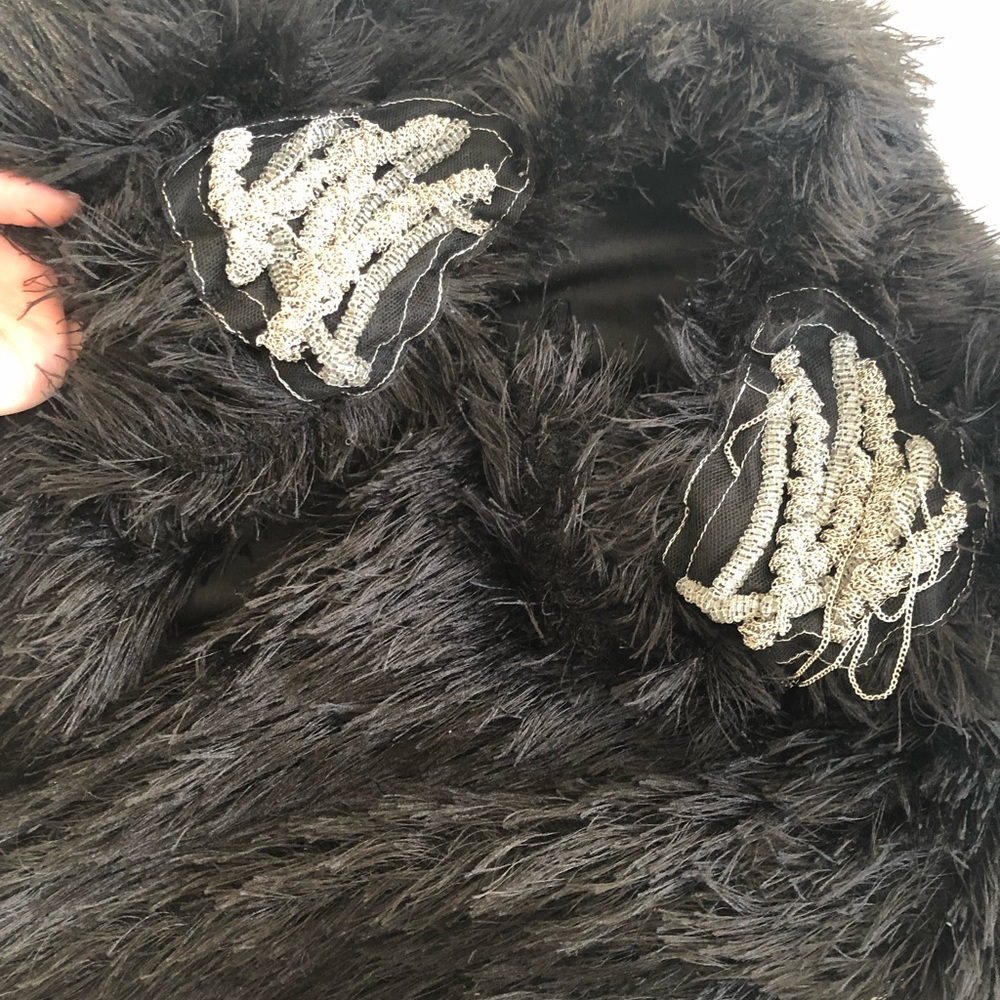Vest - Picture 2 of 3